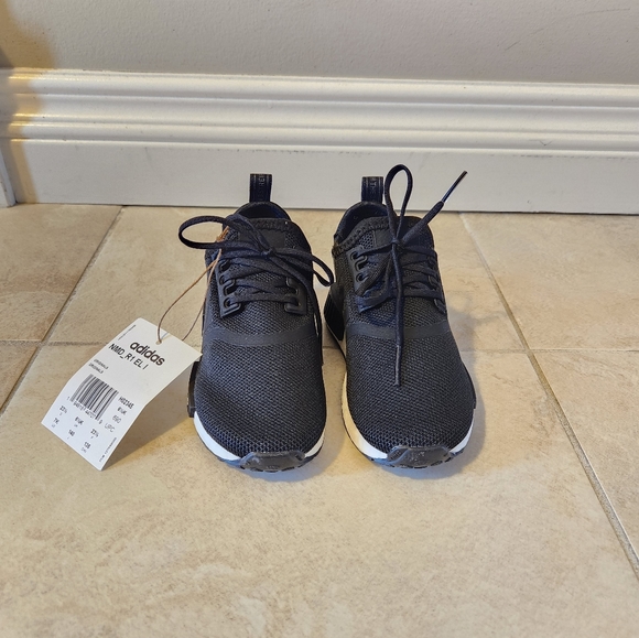 Toddler 7T Black Adidas NMD R1 - Picture 2 of 9